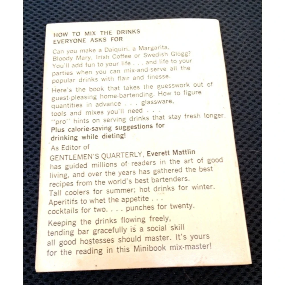 Heublein's Manhattan & Extra Dry Martini Cocktails (1969)‎ - Vintage Paperback